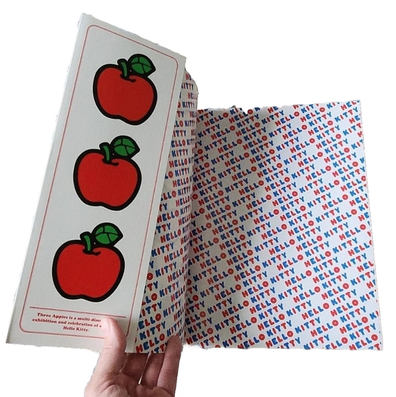 HELLO KITTY- Three Apples- An Exhibition Celebrating 35 Years Book- 2009 - Picture 2 of 5
